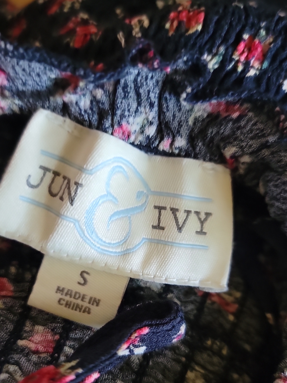June &Ivy Cropped Top - Picture 7 of 7